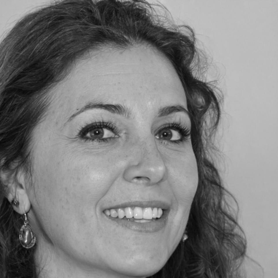 Retrato de Patricia González, graduada del programa de finanzas