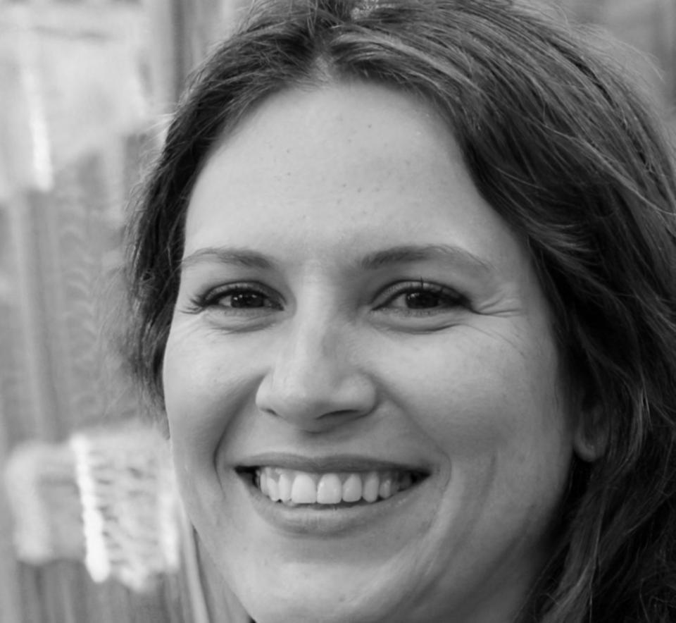 Retrato de Isabel Moreno, graduada del programa de finanzas
